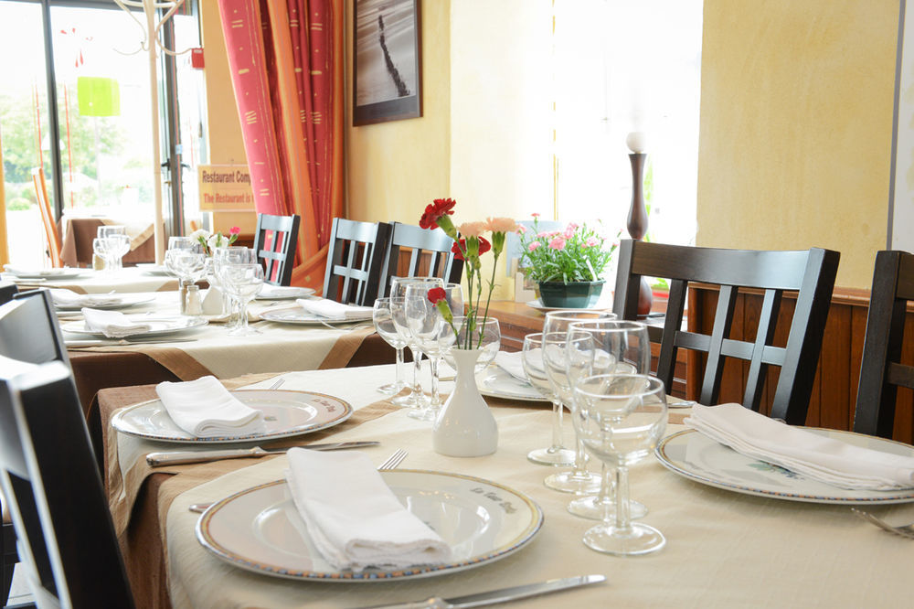 Logis Hotel Et Restaurant La Tour Brette Pontorson Eksteriør bilde
